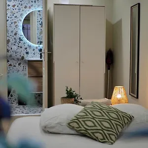 https://studio-refait-a-neuf-parcours-des-arts-centre-historique.fr-provencehotel.com